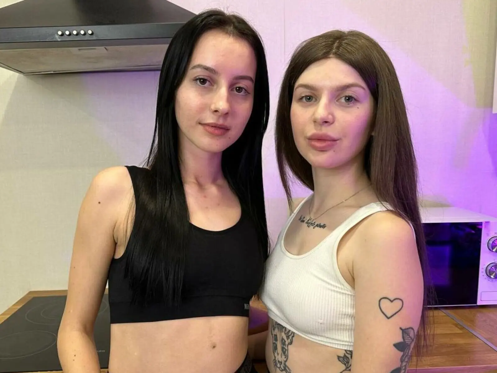 AmeliaandTrisha Porn Show