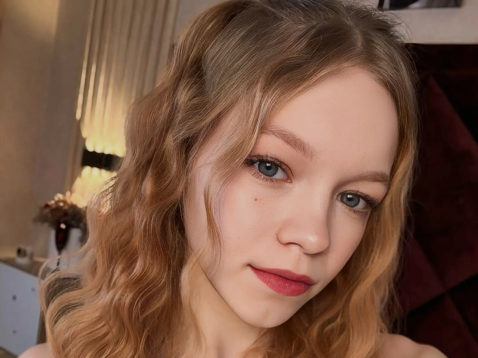 LunaElliott Porn Show