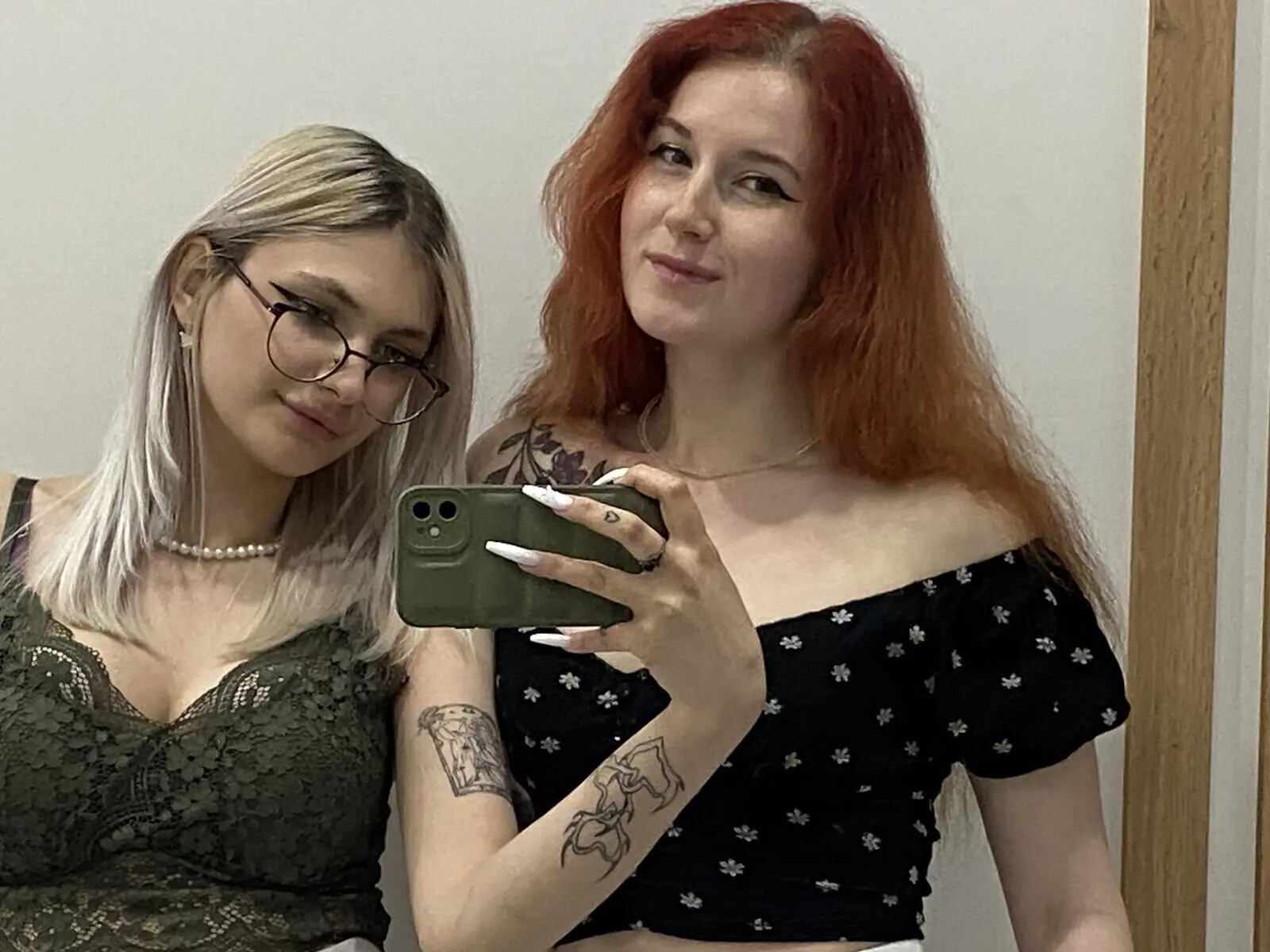 SilviaAndTayte Porn Show